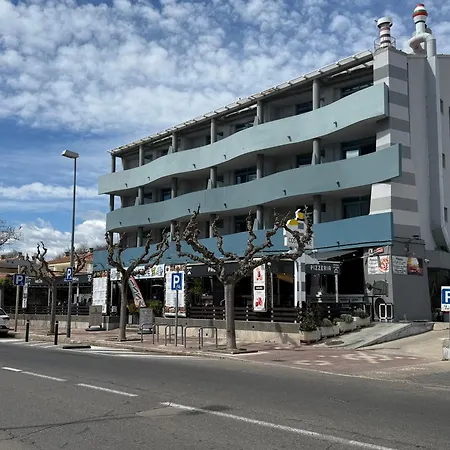 Rentalmar Costa Aparthotel 3*