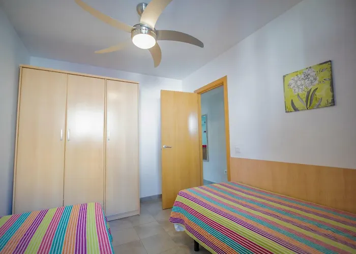 Rentalmar Costa 3* カンブリルス